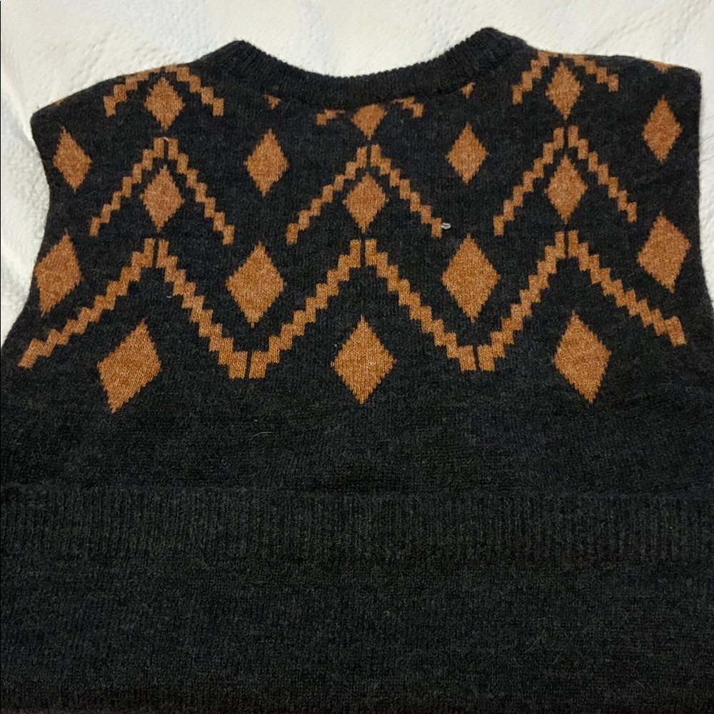 Geometric Patterned Black and Brown Sweater - Picture 6 of 6